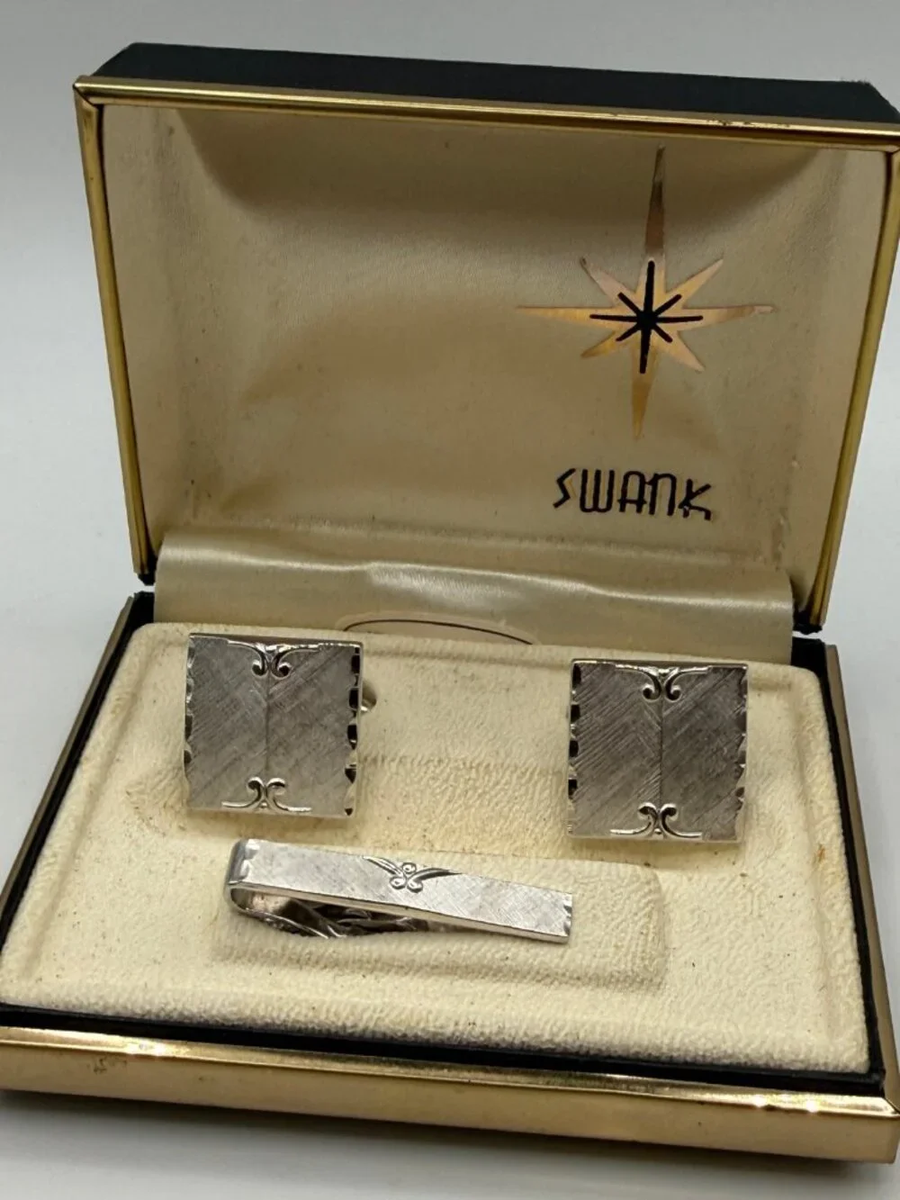 NIB Vintage Swank 3-Piece Silver Toned Cufflink & Tie Clip Set